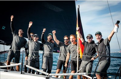 La Pericolosa campione del mondo Melges 32