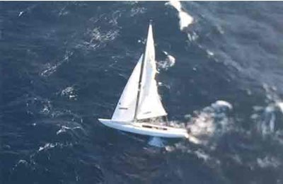 La deriva abbandonata in mezzo al mare