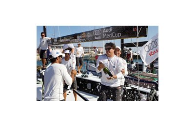 Festa a bordo di Emirates New Zealand, sempre più primo nell'Audi MedCup